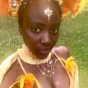 Meet your Posher, Tomi